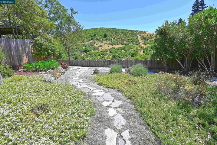 594 Morning Glory Dr, Benicia, California 94510