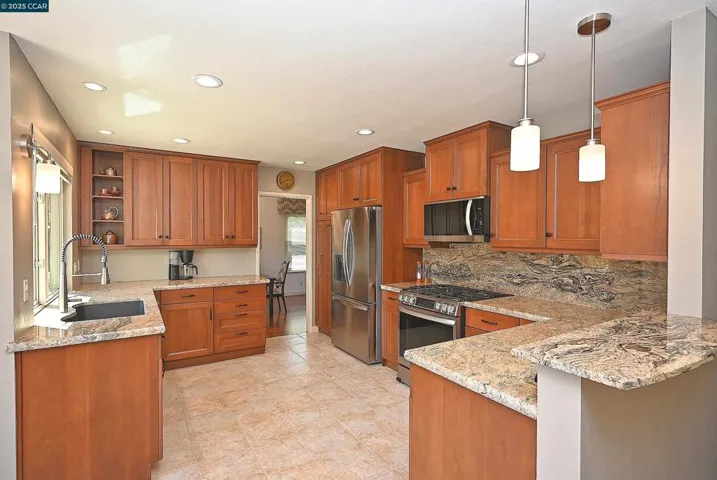 594 Morning Glory Dr, Benicia, California 94510