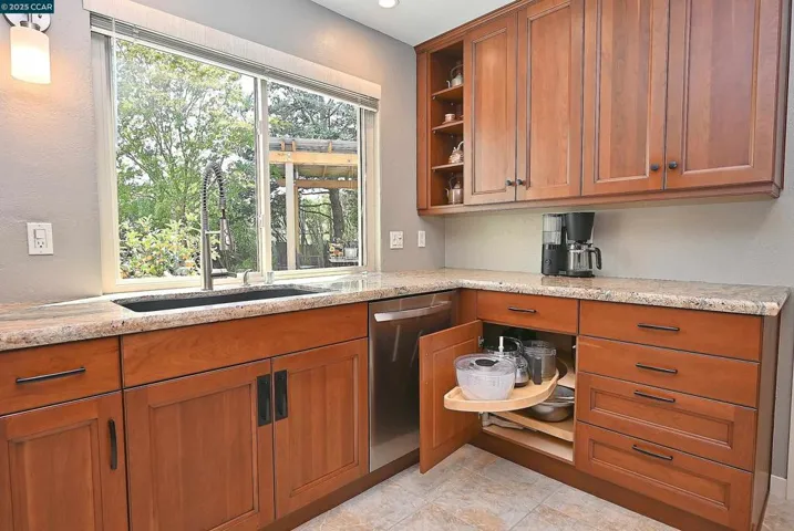 594 Morning Glory Dr, Benicia, California 94510