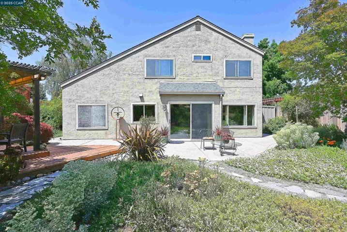 594 Morning Glory Dr, Benicia, California 94510