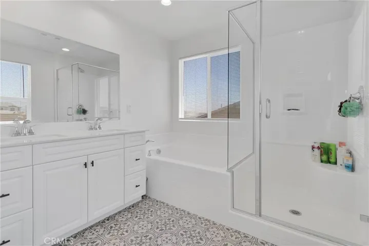 Executive Bathroom (upstairs)
