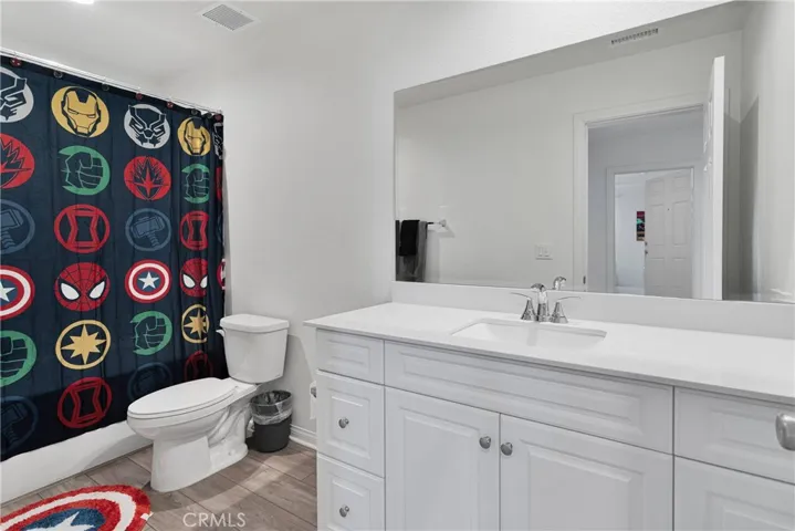 Bathroom 3 (upstairs)