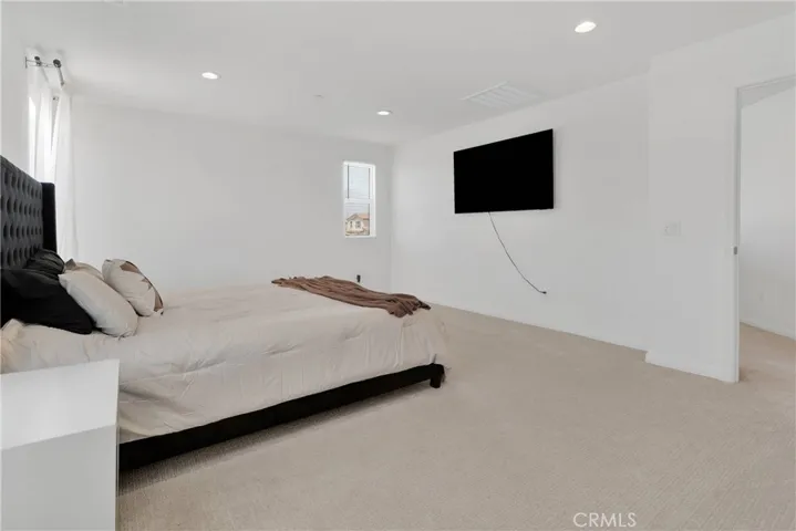 Executive Bedroom (upstairs)