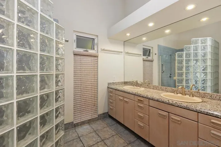 4909 Pacifica Dr, San Diego, California 92109