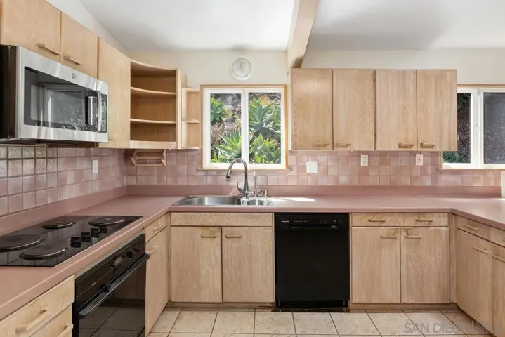 4909 Pacifica Dr, San Diego, California 92109