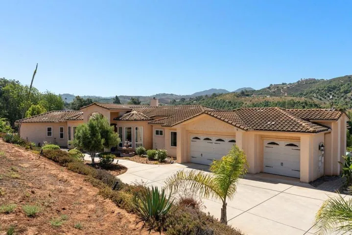29861 Kirsten Lane, Vista, California 92084