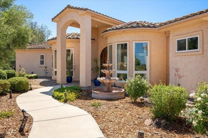 29861 Kirsten Lane, Vista, California 92084