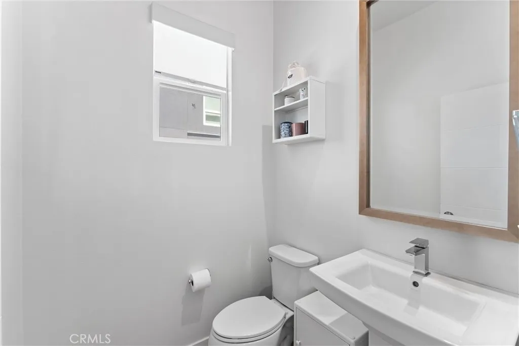 206 Alamo Court, Long Beach, California 90802 home-pic-7