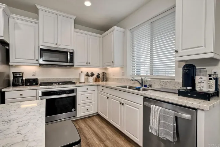 2211 Solara Lane, Vista, California 92081