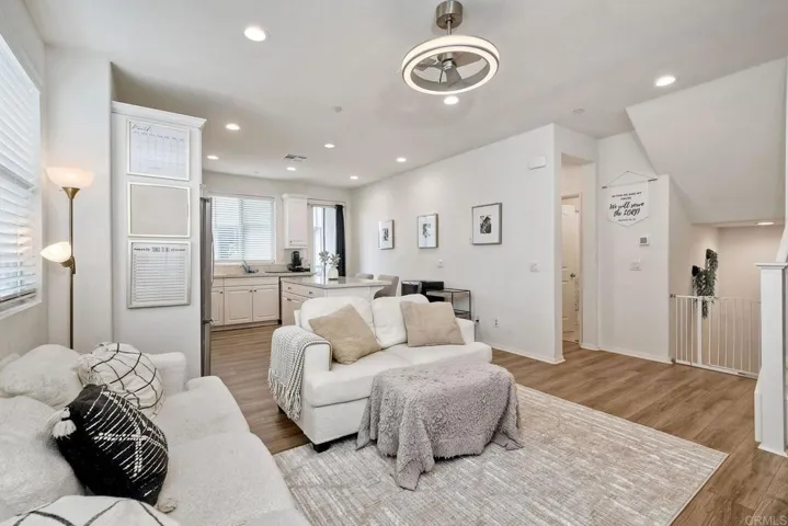 2211 Solara Lane, Vista, California 92081