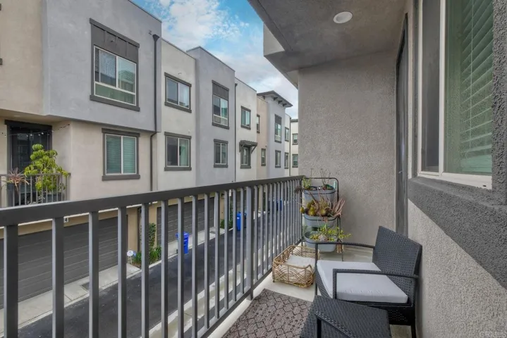 2211 Solara Lane, Vista, California 92081