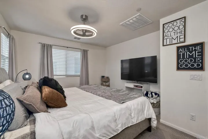 2211 Solara Lane, Vista, California 92081
