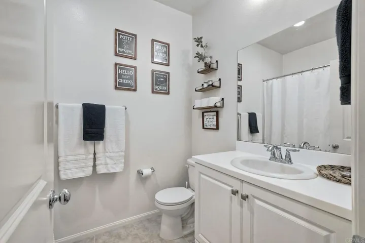 2211 Solara Lane, Vista, California 92081
