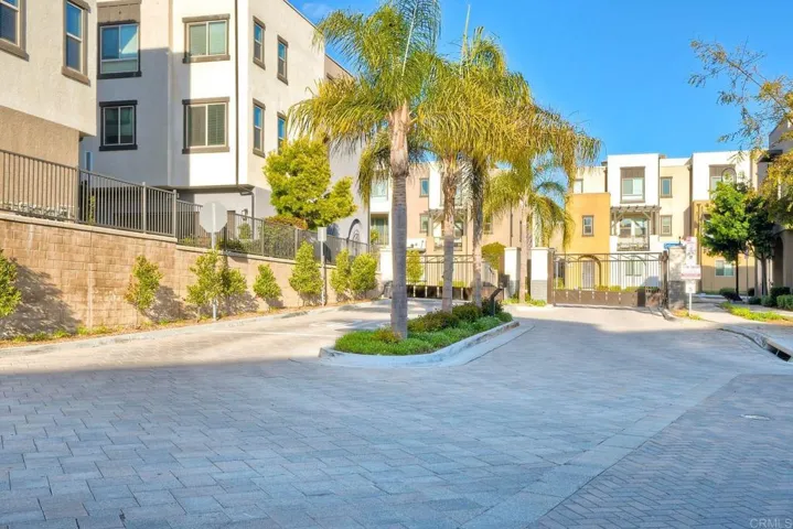 2211 Solara Lane, Vista, California 92081