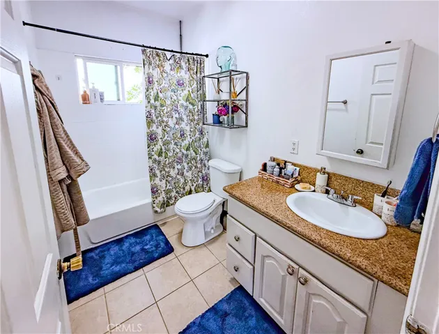 back unit bathroom