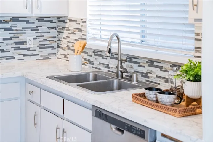 front unit kitchen