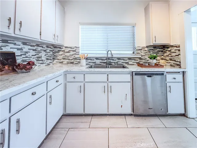 front unit kitchen