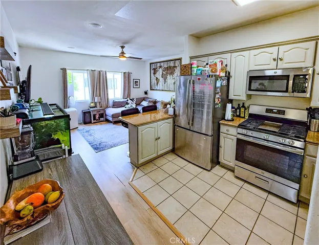 Back unit kitchen