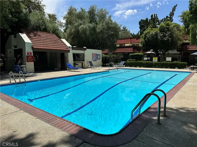 22309 James Alan Circle 3, Chatsworth, California 91311