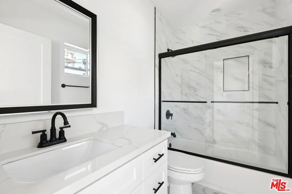 2111 1/2 Holly Drive, Los Angeles, California 90068 home-pic-31