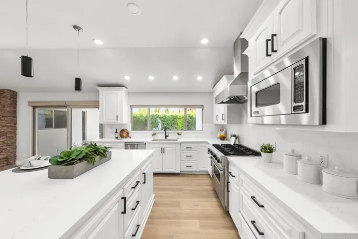 6082 Highland Avenue, Yorba Linda, California 92886