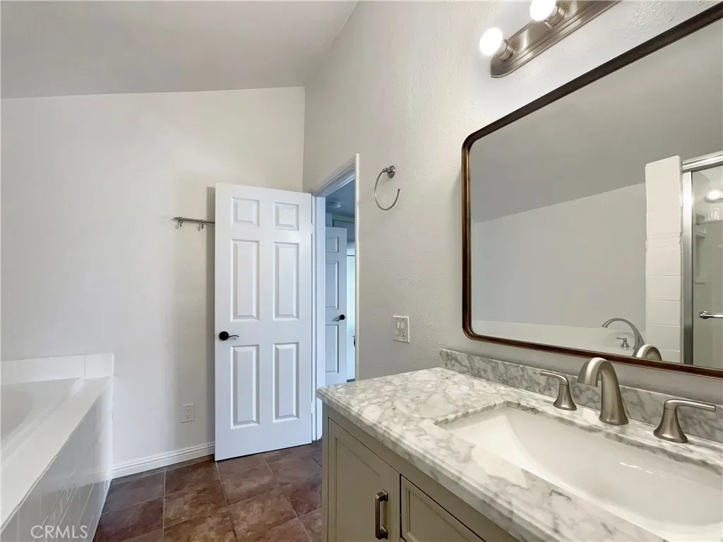 1124 Eureka Street 28, San Diego, California 92110 home-pic-13