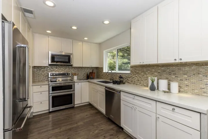 991 Fassler Avenue, Pacifica, California 94044