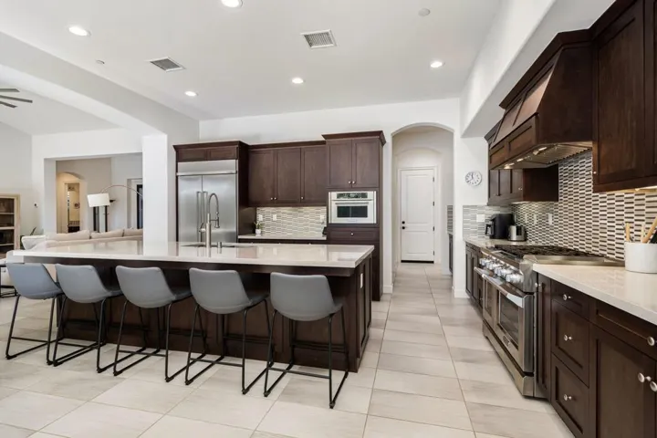 21-web-or-mls-NMFourSeasons_OPMG_1125_02