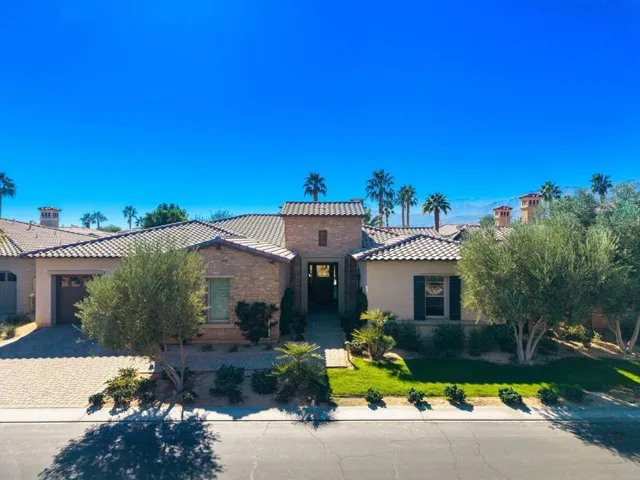 2-web-or-mls-NMFourSeasons_OPMG_1125_002