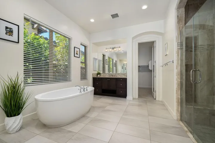 42-web-or-mls-NMFourSeasons_OPMG_1125_04