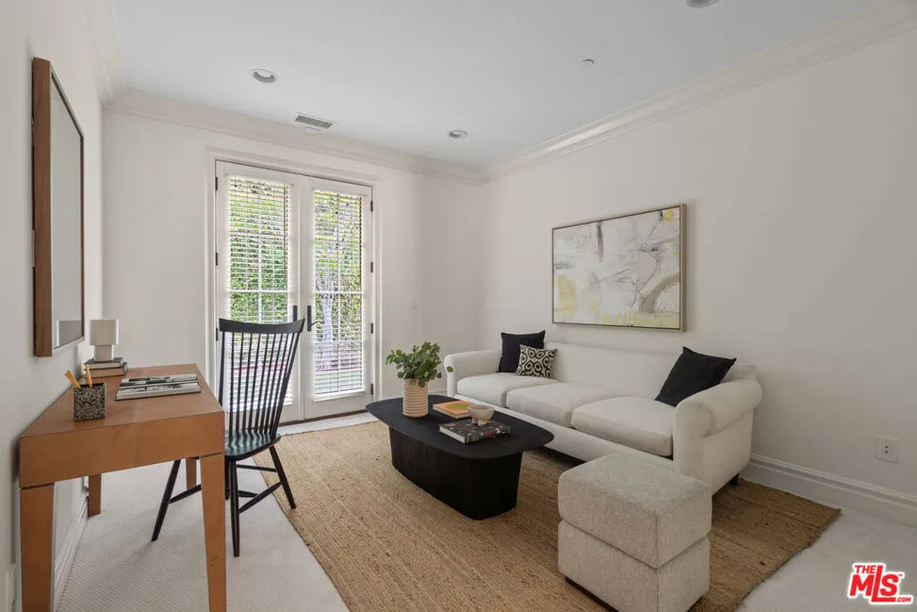 3697 Benedict Canyon Lane, Sherman Oaks, California 91423 home-pic-22