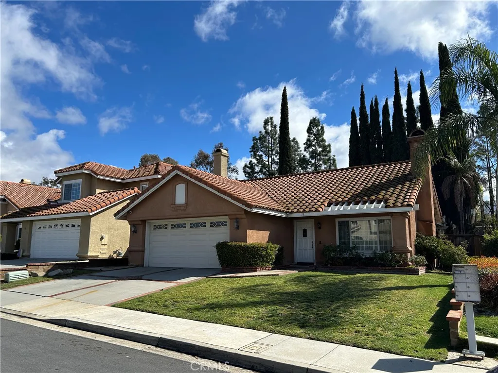 18 Via Felicia, Rancho Santa Margarita, California 92688 home-pic-6