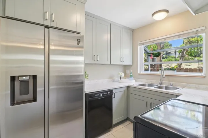5890 Reo Ter. C, San Diego, California 92139