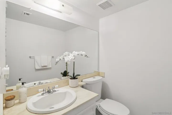 5890 Reo Ter. C, San Diego, California 92139