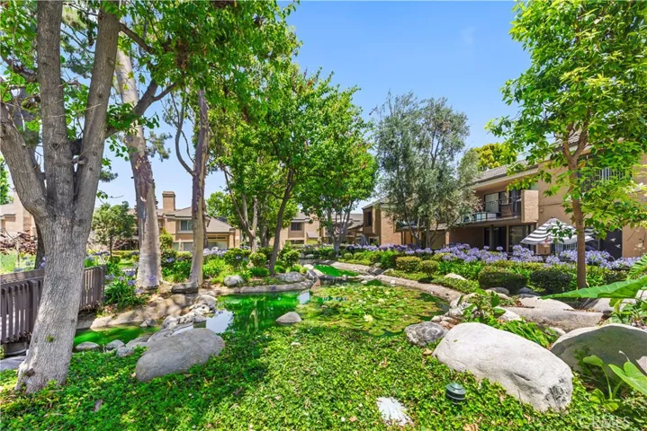 7912 Northlake Drive 105, Huntington Beach, California 92647