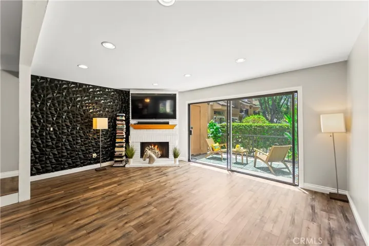 7912 Northlake Drive 105, Huntington Beach, California 92647