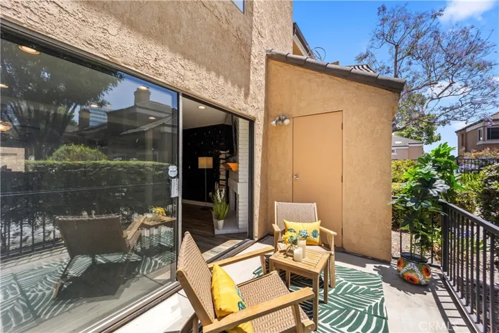 7912 Northlake Drive 105, Huntington Beach, California 92647