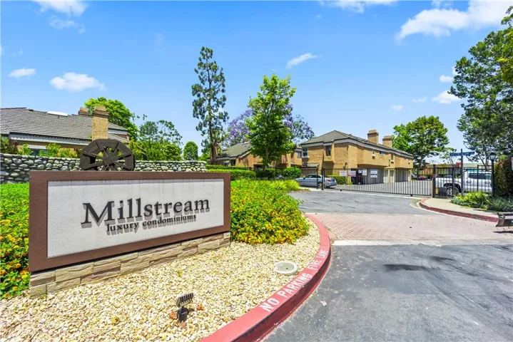 7912 Northlake Drive 105, Huntington Beach, California 92647