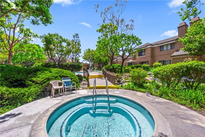 7912 Northlake Drive 105, Huntington Beach, California 92647