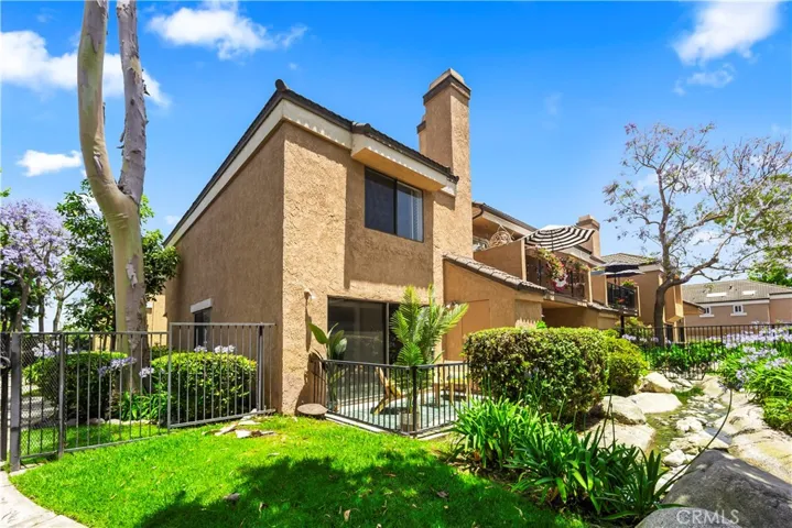 7912 Northlake Drive 105, Huntington Beach, California 92647
