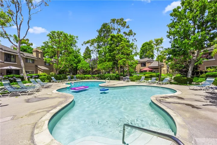 7912 Northlake Drive 105, Huntington Beach, California 92647