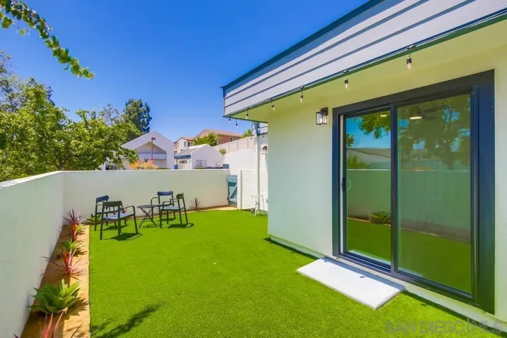 175 Bronze Way, Vista, California 92083