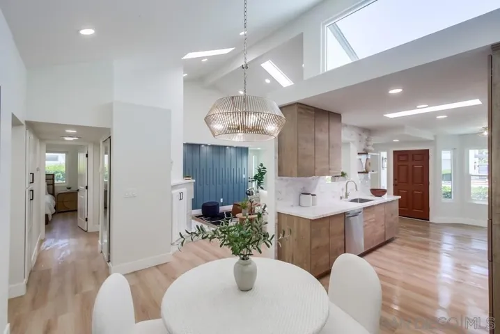 175 Bronze Way, Vista, California 92083