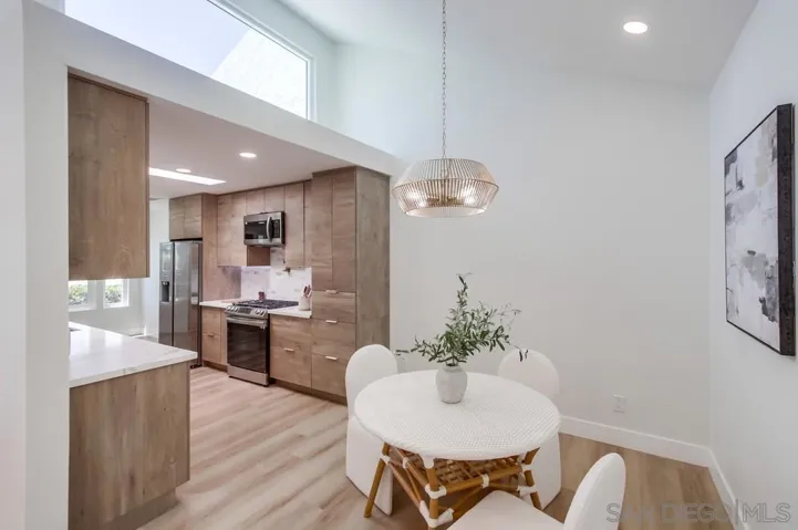 175 Bronze Way, Vista, California 92083