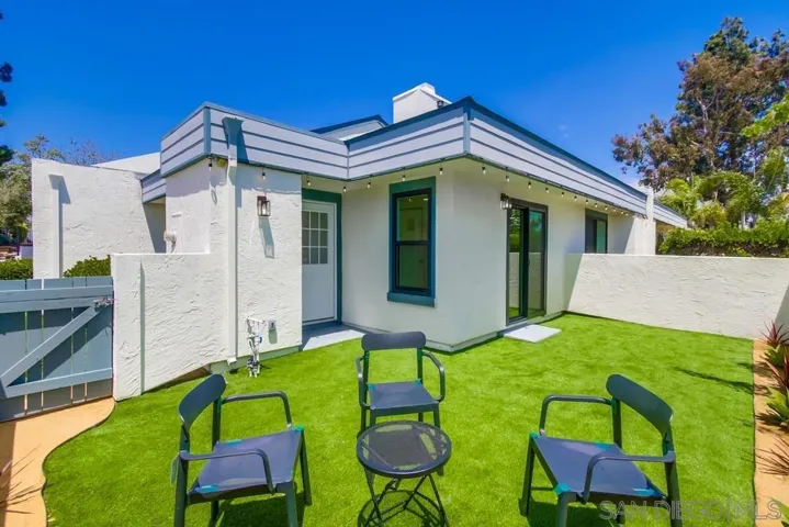 175 Bronze Way, Vista, California 92083