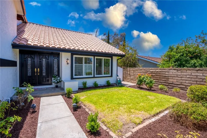 26982 Pueblonuevo Drive, Mission Viejo, California 92691