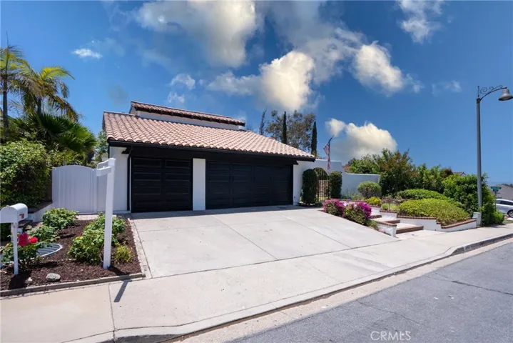 26982 Pueblonuevo Drive, Mission Viejo, California 92691