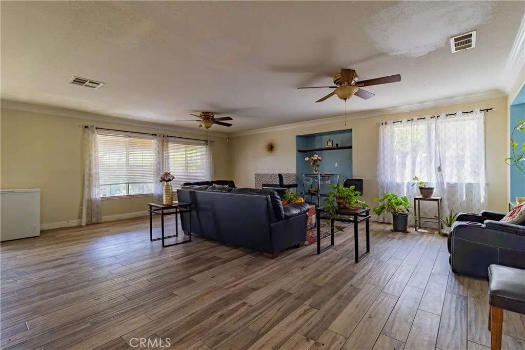 15602 Vista Del Mar Street, Moreno Valley, California 92555 home-pic-10