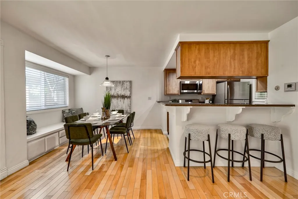 11100 Acama Street 16, Studio City, California 91602 home-pic-7