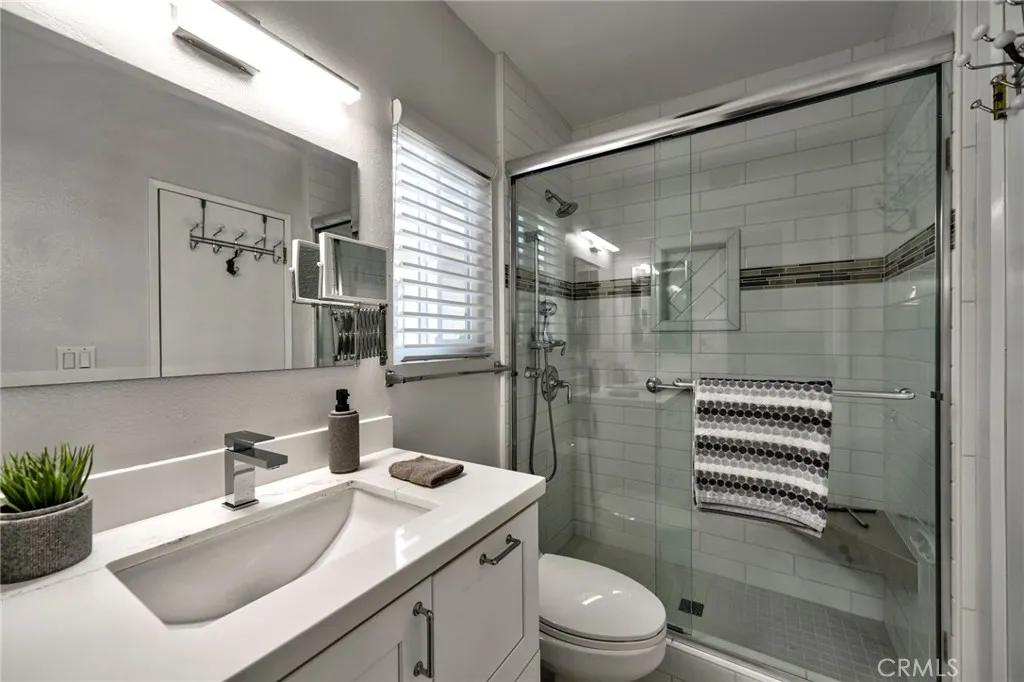 11100 Acama Street 16, Studio City, California 91602 home-pic-15